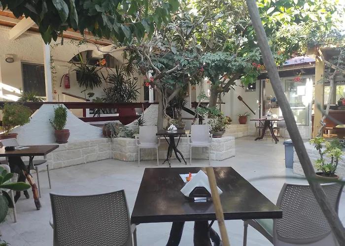 Nikos Hotel