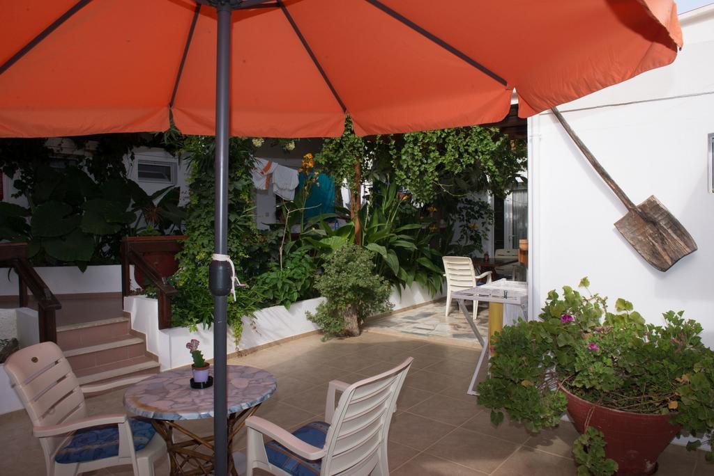 Nikos Aparthotel