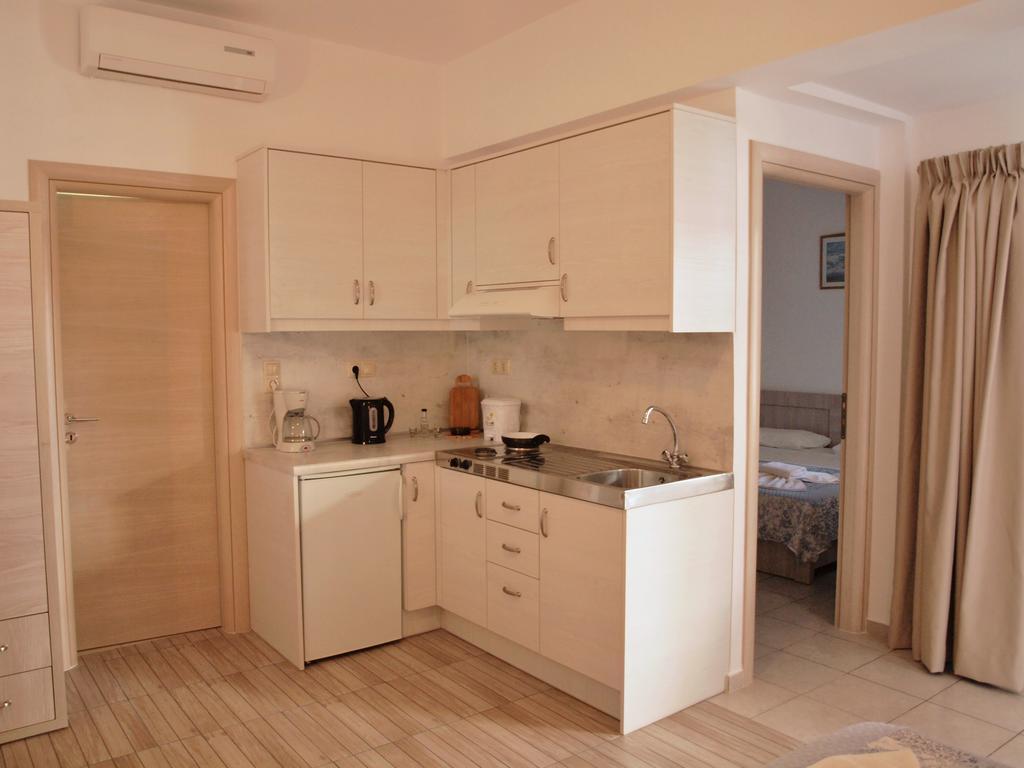 Aparthotel Nikos 3*
