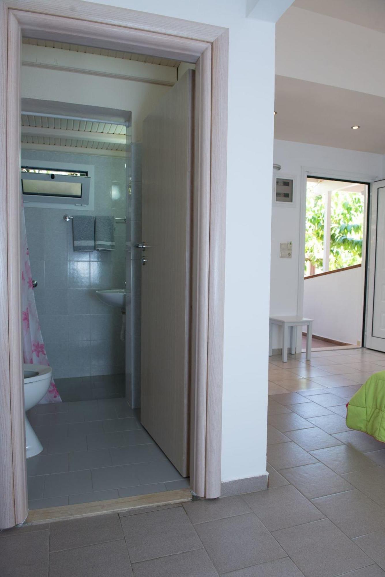 Nikos Aparthotel Matala (Crete)