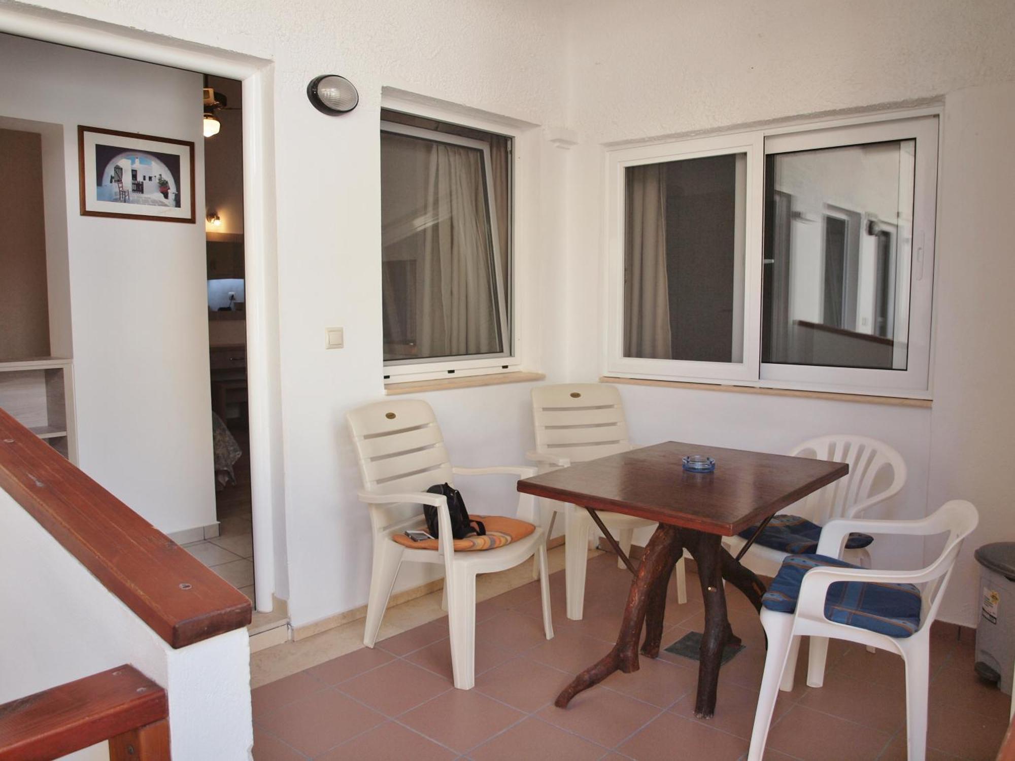 Aparthotel Nikos 3*