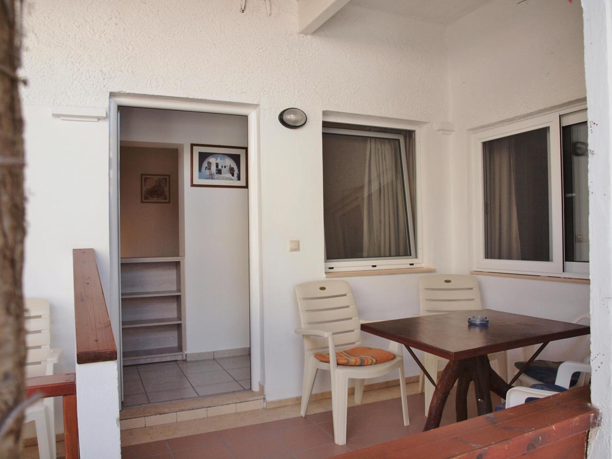 Nikos Aparthotel