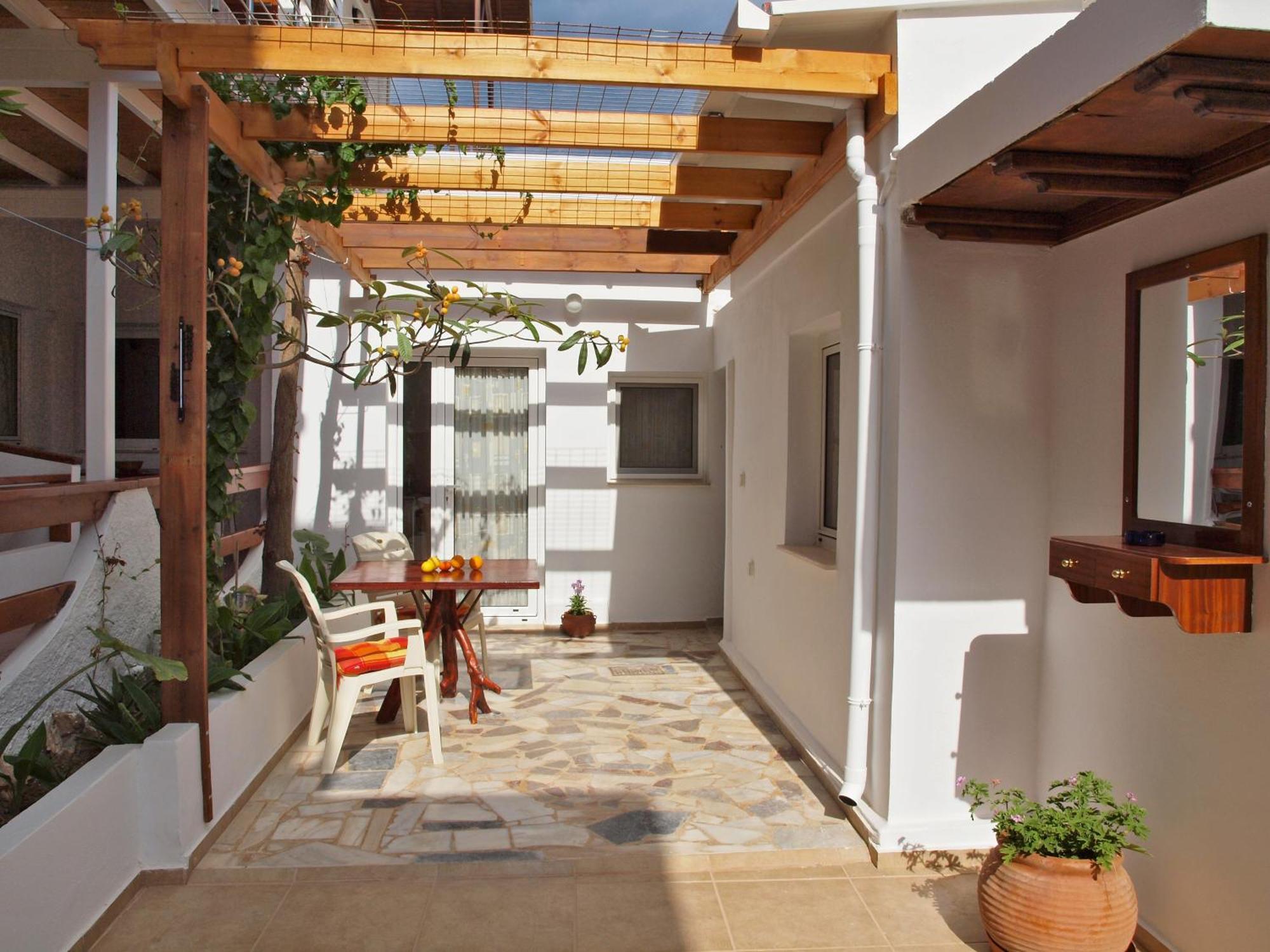Aparthotel Nikos 3*