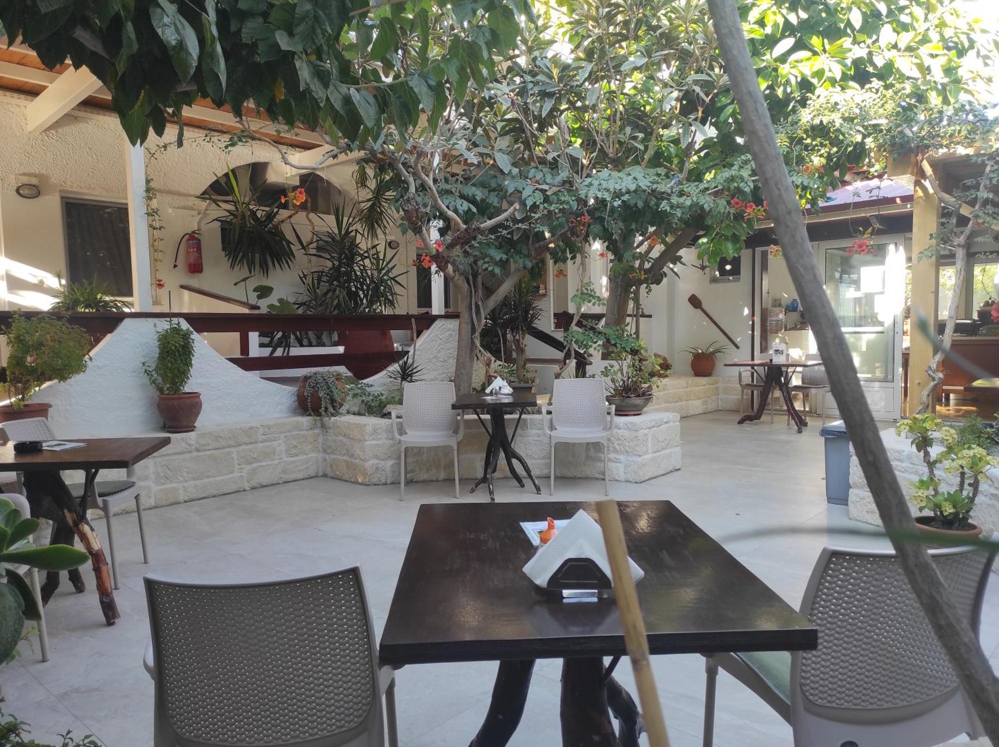 Aparthotel Nikos Matala (Crete)