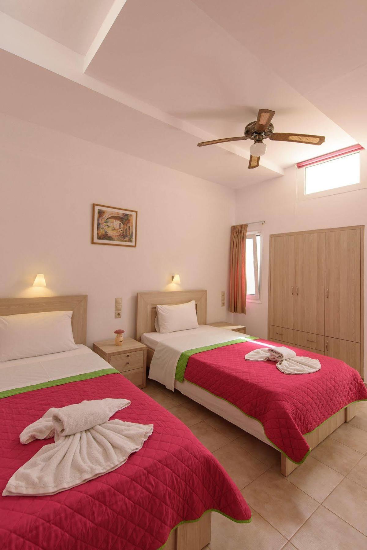 Nikos Aparthotel Matala (Crete)