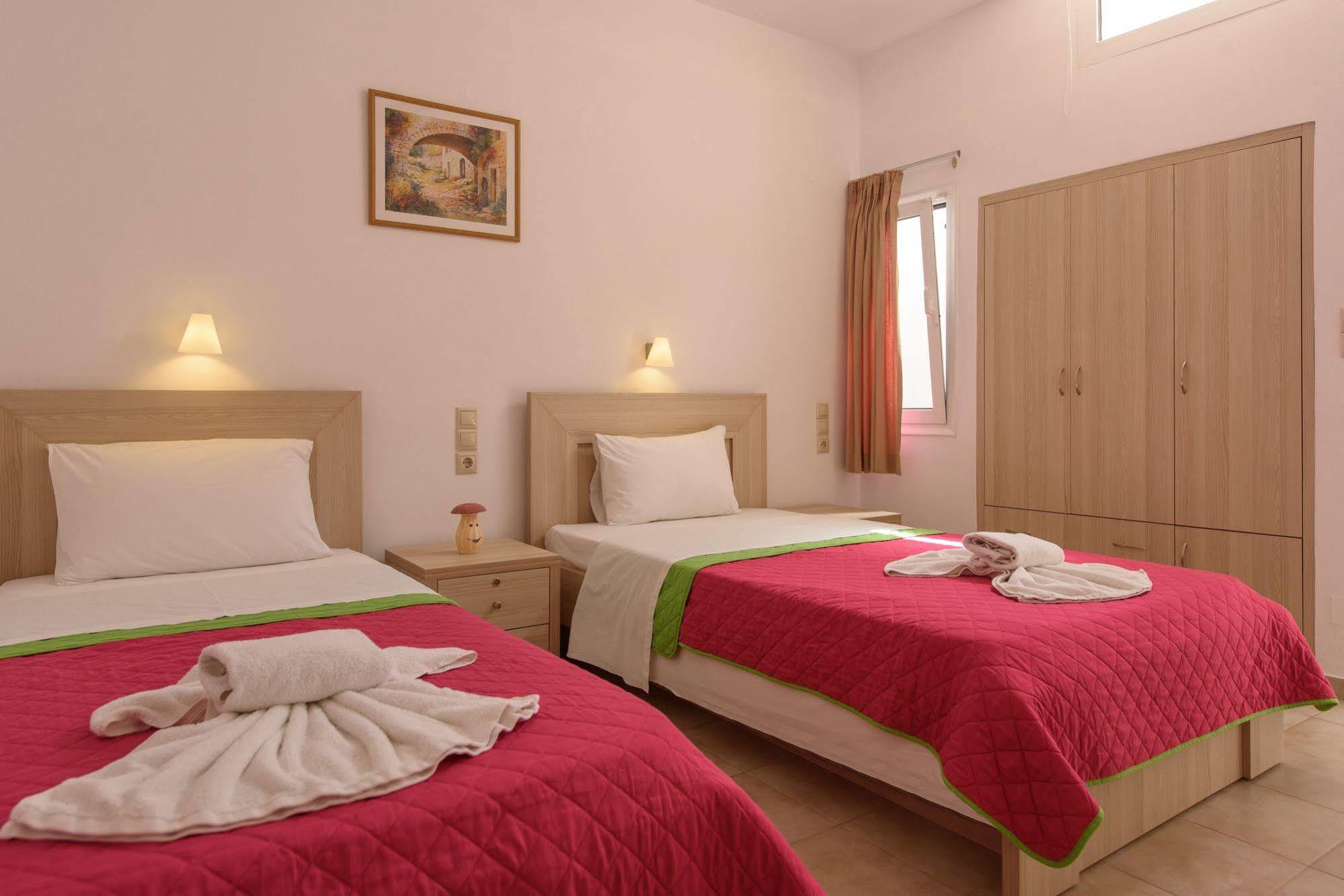 Nikos Aparthotel Matala (Crete)